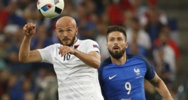 Werder dhe Torino, Europa “çmendet” për Ajetin