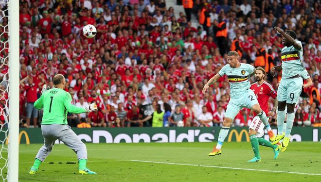 Belgjika furishëm në çerekfinale (Video)