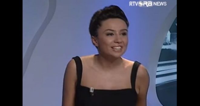 Ekskluzive/ Anjeza Shabani në gjykatë: Jam mirë! “Bravo bab, e fortë të bëhesh” (VIDEO)