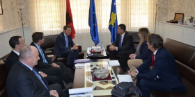 Zhbogar i tha Bahtirit: T’i shpalli zgjedhjet nëse nuk e pranon marrëveshjen që ndan dy komunat e Mitrovicës, në favor të serbëve!