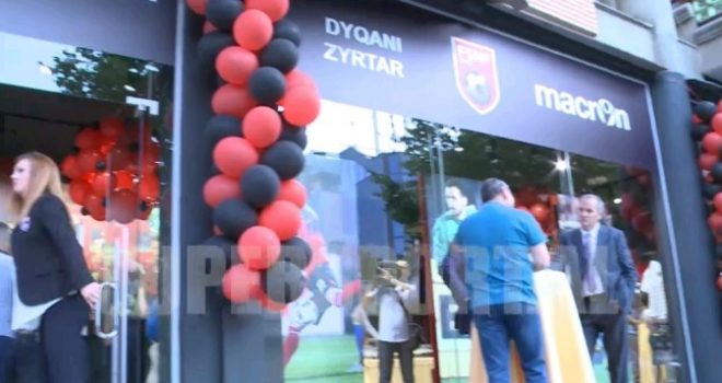 FSHF hap dyqanin e parë kuq e zi (Video)