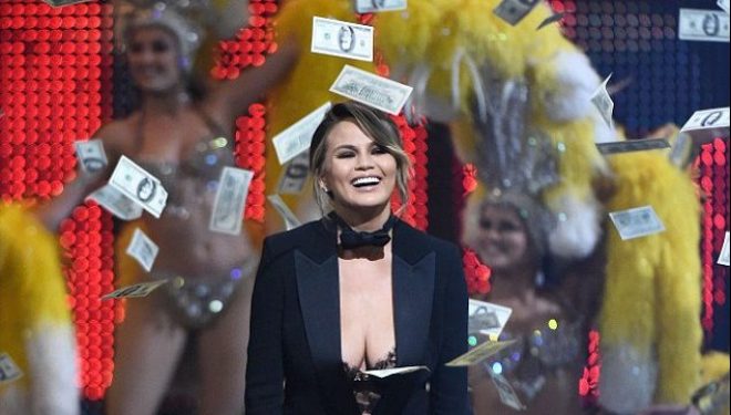 Chrissy Teigen i la të gjithë me gojë hapur (Foto)