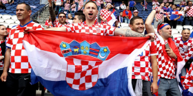 Tifozët kroat këndojnë: Kosova Republikë (Video)