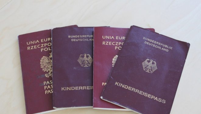 Shqiptarët, të dytët me pasaporta të vendeve të BE-së