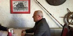 Ekskluzive: Vëllait të Hashim Thaçit iu gjetën mijëra euro në banesë (VIideo)