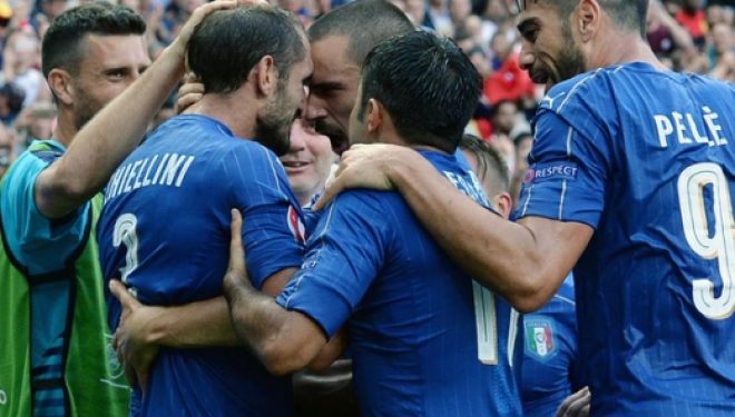 Italia e frikshme, Conte i jep leksion Spanjës 2-0