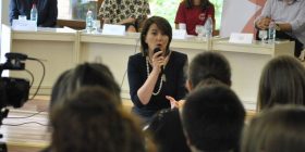 Jahjaga, fëmijëve: Më keni lobuese të fuqishme kudo