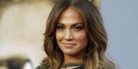 Kur Jennifer Lopez shndërrohet në policen më seksi në planet (FOTO)