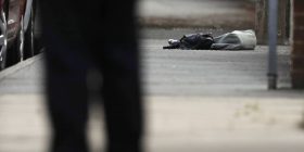 Vdiq deputetja britanike e sulmuar sot