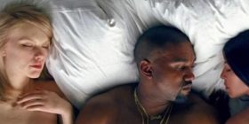 Kanye West thyen internetin – publikon videon e re me shumë të famshëm të zhveshur në shtrat (VIDEO +18)