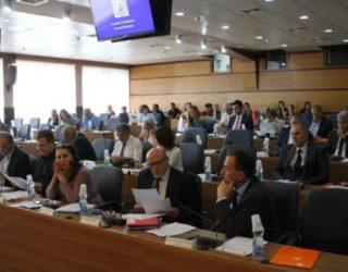 Opozita në Prishtinë akuzon Ahmetin për mosshfrytëzim të buxhetit