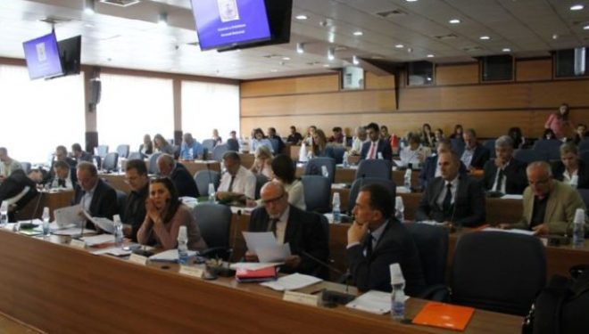 Opozita në Prishtinë akuzon Ahmetin për mosshfrytëzim të buxhetit