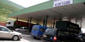 Fluks i lartë lëvizjesh në vendkalimet kufitare Kosovë-Shqipëri