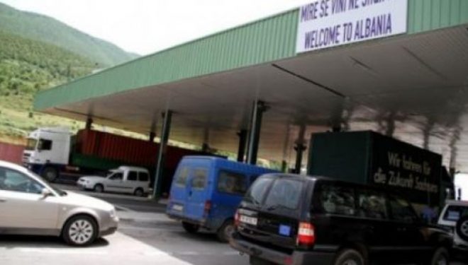 Fluks i lartë lëvizjesh në vendkalimet kufitare Kosovë-Shqipëri