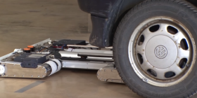 Minirobotët që lëvizin makinat (VIDEO)