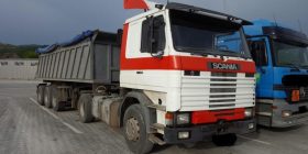 Dogana kap mbi 2500 litra naftë kontrabandë