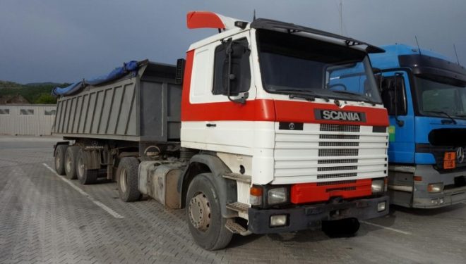 Dogana kap mbi 2500 litra naftë kontrabandë