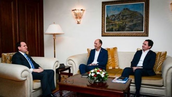 Ymeri dhe Kurti te Nishani: I kërkojnë që Shqipëria të kujdeset për kufijtë e Kosovës