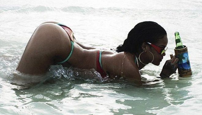 Rihanna shijon pushimet në ishujt e Bahamasit (Foto, +16)