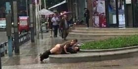 29 raste të pabesueshme: Njerëzit nuk e vrasin mendjen, edhe pse po bëjnë seks në publik (18+)