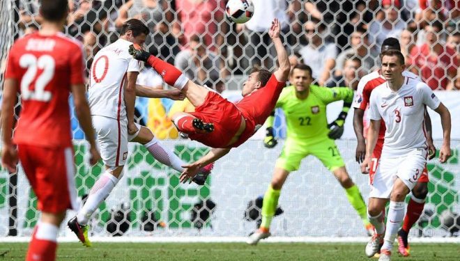 Polonia e mund Zvicrën