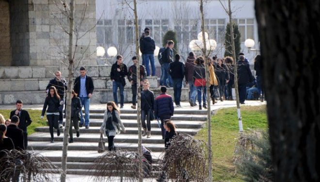 BE dhe MIE ndan 35 bursa studimi jashtë vendit