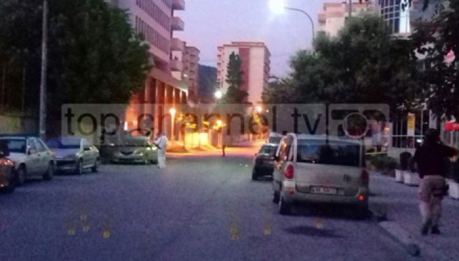 Elbasan, të shtëna pranë parkut “Rinia”; Çapjat qëllojnë ndaj policisë