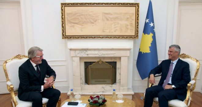 Thaçi pret në takim shefin e ri të EULEX-it, Bernd Thran