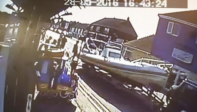 Si u trafikuan 18 emigrantët shqiptarë drejt Anglisë (Video)