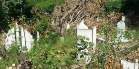 Dëmtohen varrezat myslimane në veri të Mitrovicës