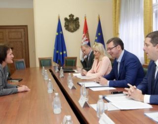 Vuçiq flet për zgjidhje të pranueshme në dialog me Kosovën