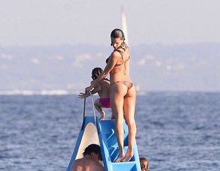 Alessandra Ambrosio vazhdon pushimet (Foto)