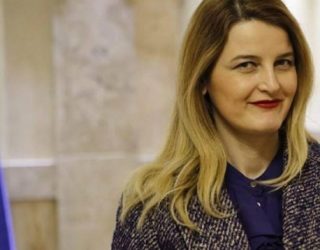 Dhurata Hoxha, ministre e Drejtësisë?