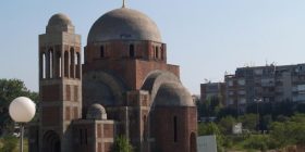 Në kampusin e UP-së fillojnë gërmimet për varrezë masive