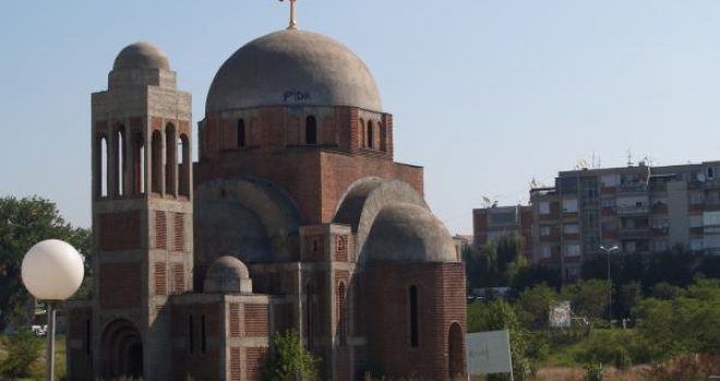 Studentët “funksionalizojnë kishën duke e shndërruar në vend për të lexuar”