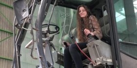 Shqiptarja që drejton automjetet e rënda në Zvicër