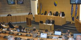 Deputetët e BeH thirrje për ndalim të referendumit në Republikën Serbe