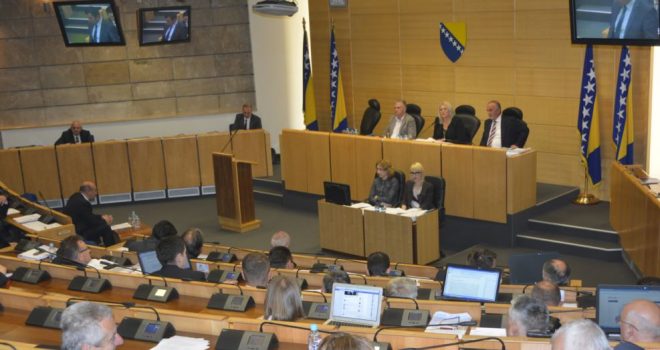 Deputetët e BeH thirrje për ndalim të referendumit në Republikën Serbe