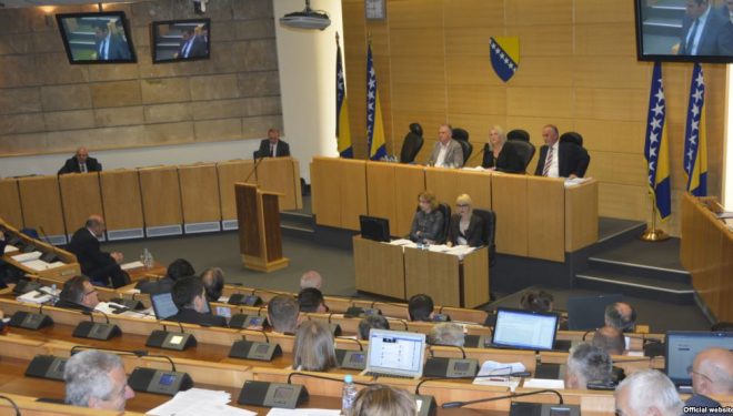Deputetët e BeH thirrje për ndalim të referendumit në Republikën Serbe