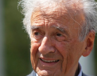 Vdiq Elie Wiesel, që i ka dokumentuar tmerret e Holokaustit