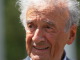 Vdiq Elie Wiesel, që i ka dokumentuar tmerret e Holokaustit