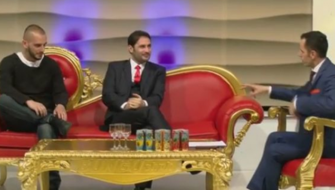 Te Shpetim Desku vijnë Hoxhë Elvis Naçi dhe Gold AG (Video)