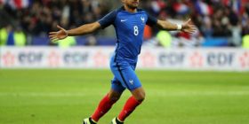 Ylli francez hedh poshtë zërat e merkatos, Payet: Qëndroj të West Ham