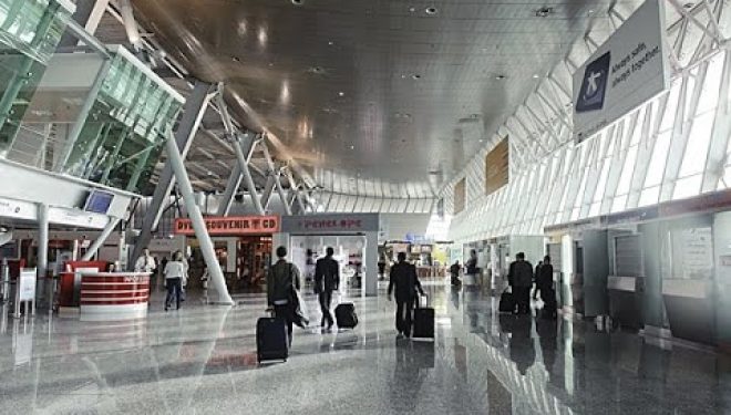 Në aeroportin e Tiranës futet tritol