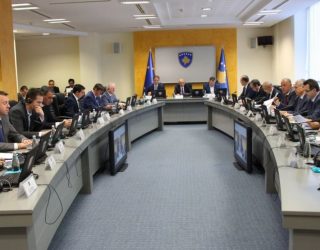 Qeveria ndan 50 mijë euro për qytetarët e prekur nga vërshimet në Maqedoni