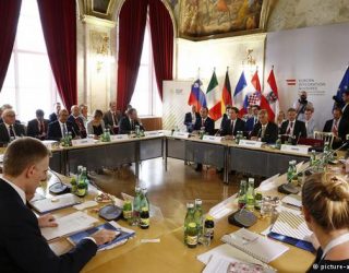 Konferenca e Parisit: Ballkanit i bëhen premtime të dyshimta (Foto)