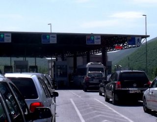 Vazhdojnë tarifat e zbritura të automjeteve për diasporën