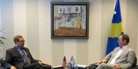 Kuçi dhe Banks e konfirmojnë bashkëpunimin Kosovë – SHBA