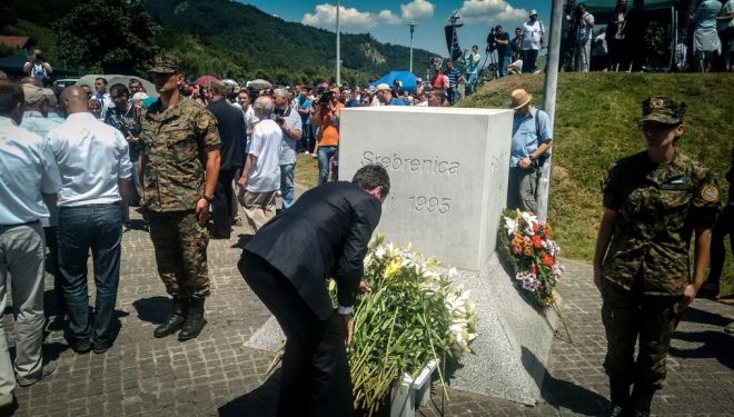 Albin Kurti në Srebrenicë (Foto)