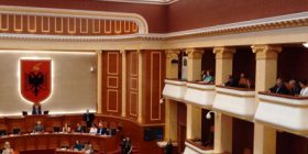 Meta i drejtohet Lu: Unë nuk bëj lojë!